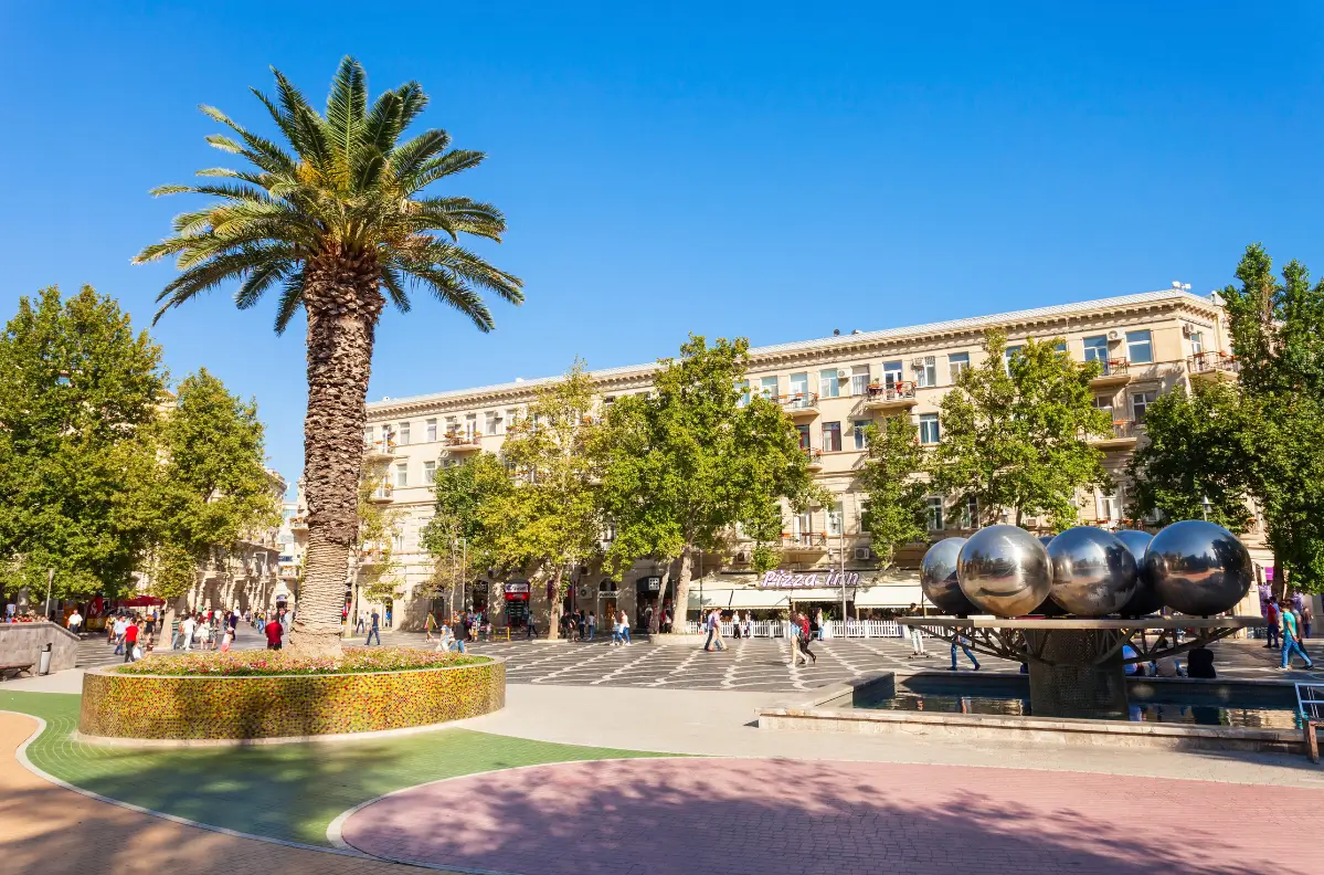 SOS Party Offsite sightseeing Cultural and Traditional Baku Fountain Square