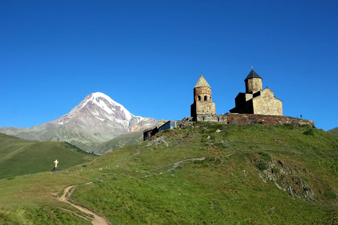 SOS Party Offsite sightseeing Kazbegi and the Caucasus Gergeti Trinity Church