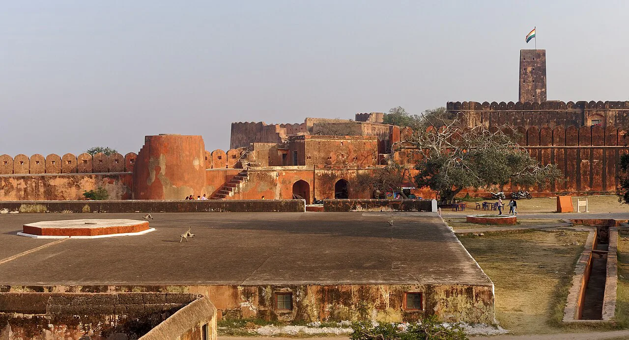 SOS Party Offsite sightseeing Forts & Palaces Jaigarh Fort