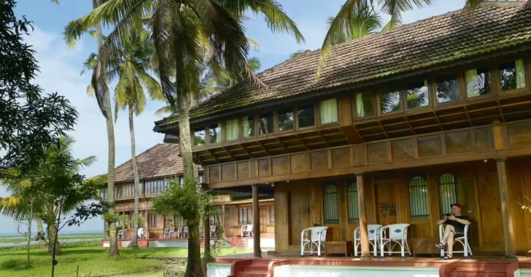 Hotel/Resort Coconut Lagoon - CGH Earth Resort