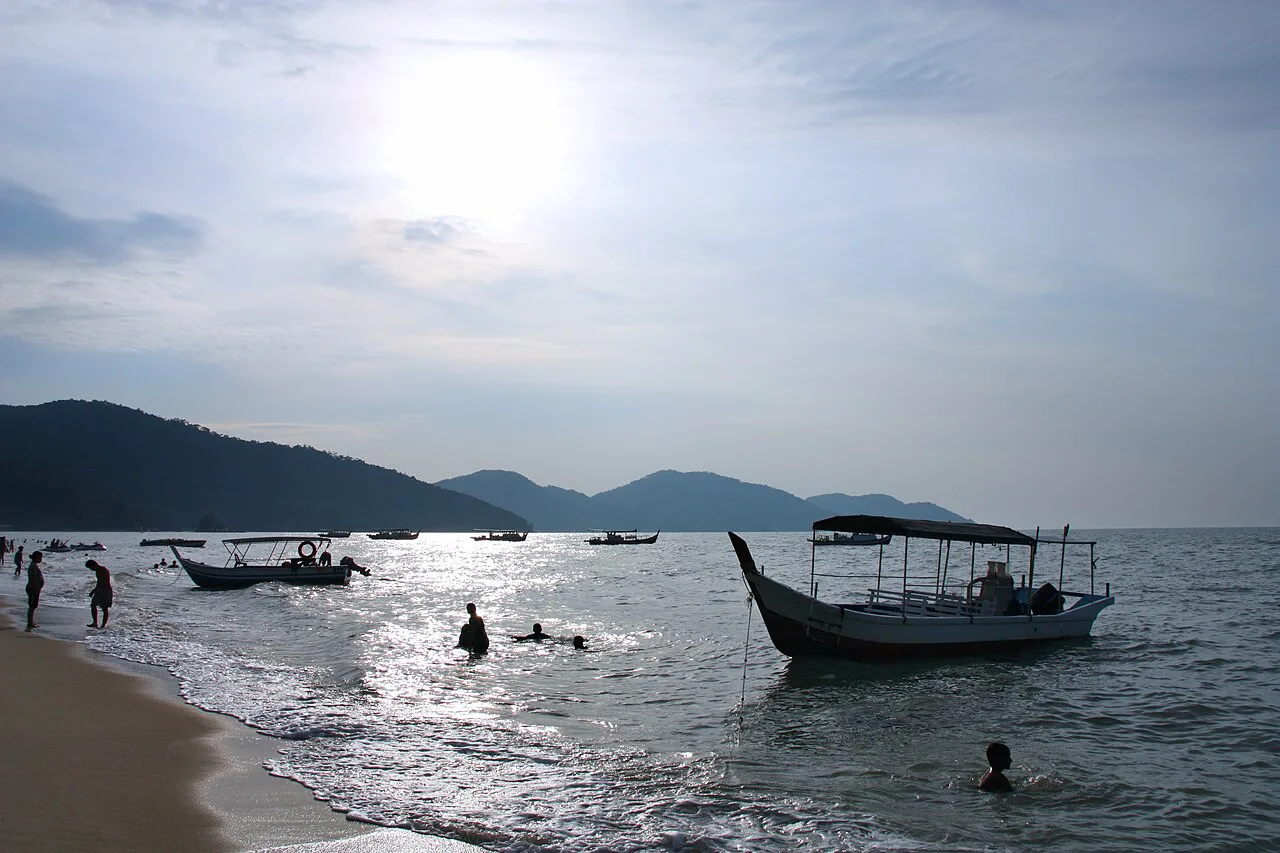 SOS Party Offsite sightseeing Penang Batu Ferringhi Beach