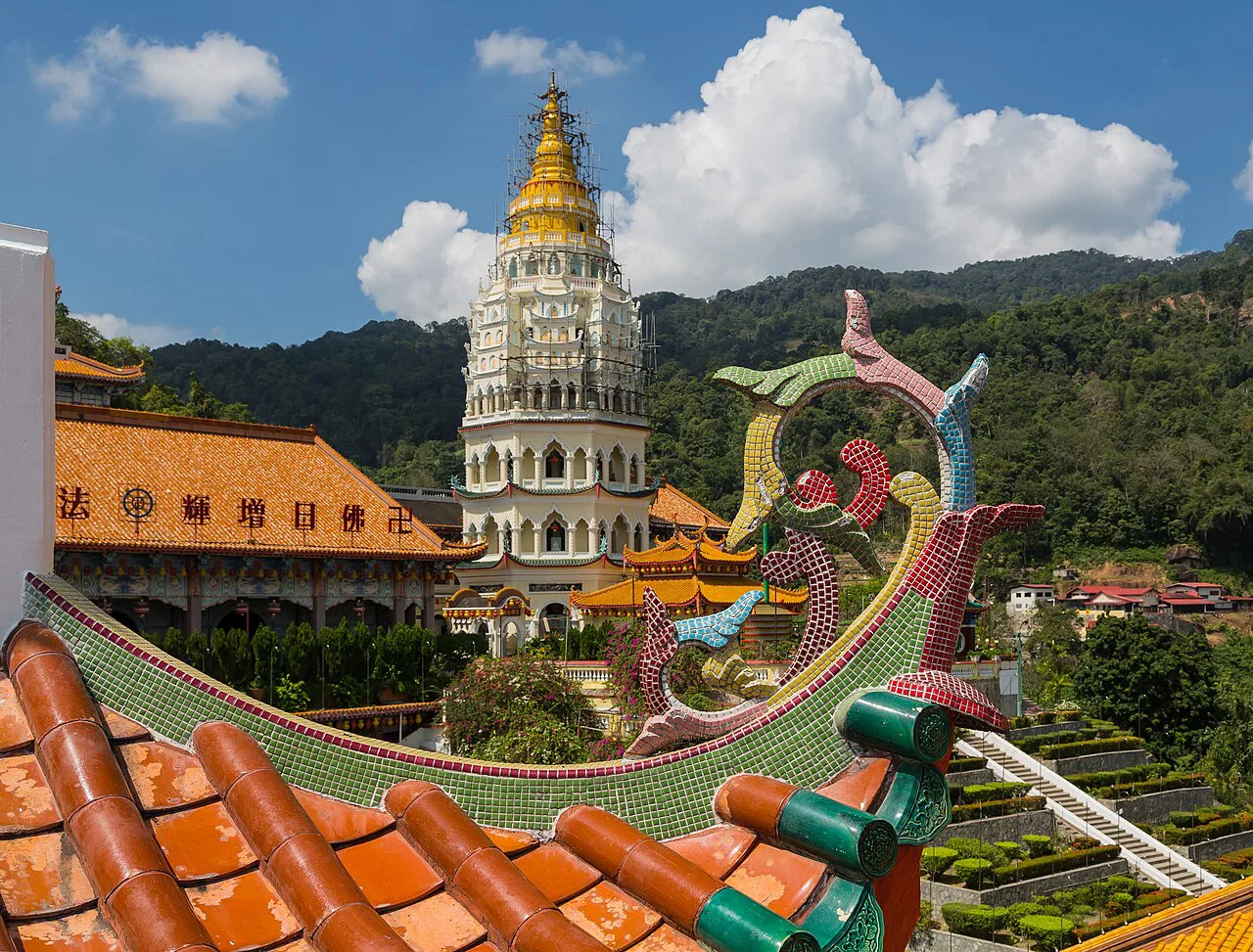 SOS Party Offsite sightseeing Penang Kek Lok Si Temple