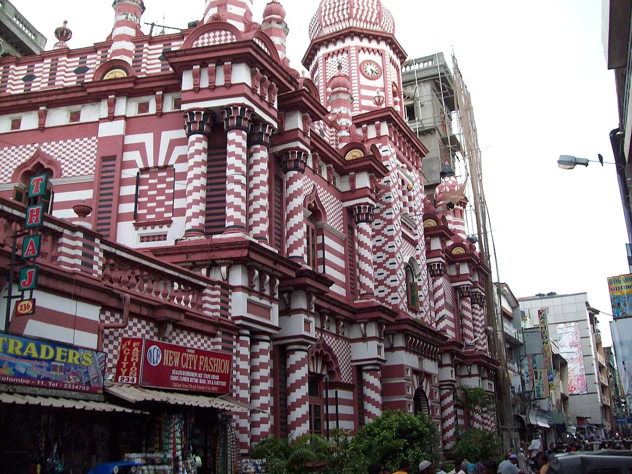 SOS Party Offsite sightseeing Colombo Pettah Market and the Red Mosque