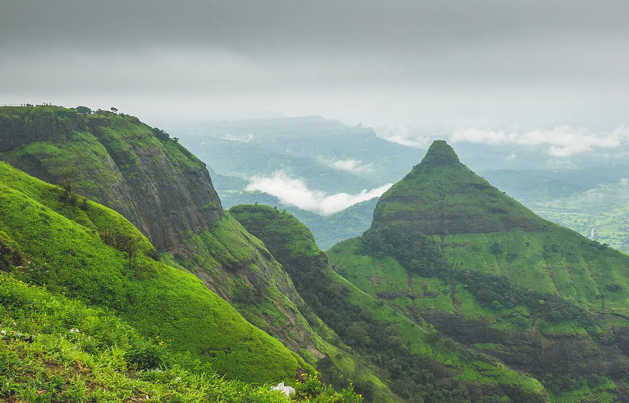 SOS Party Offsite sightseeing Lonavala & Khandala Belt Lion's Point