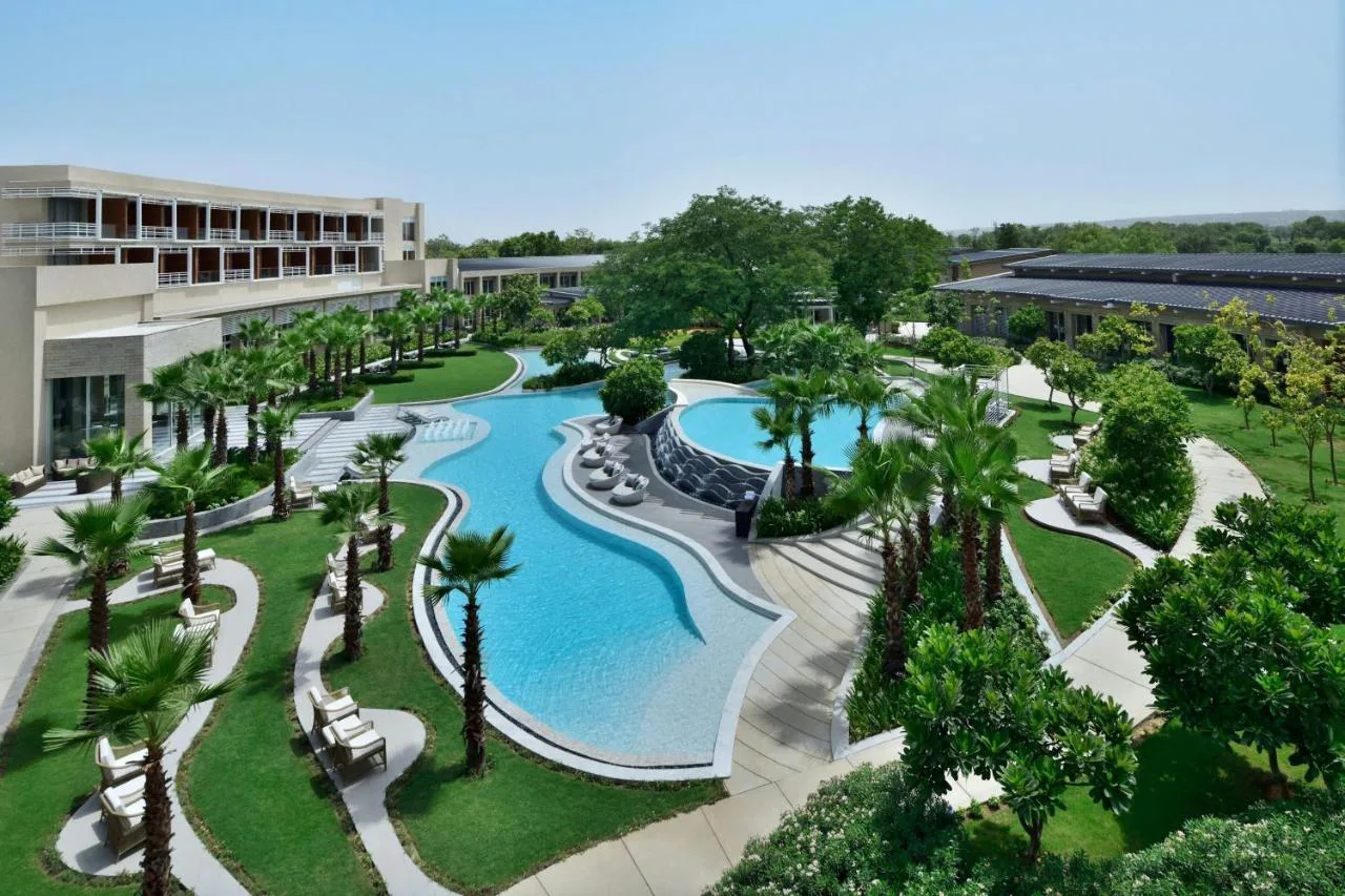 Hotel/Resort Courtyard Aravali Resort