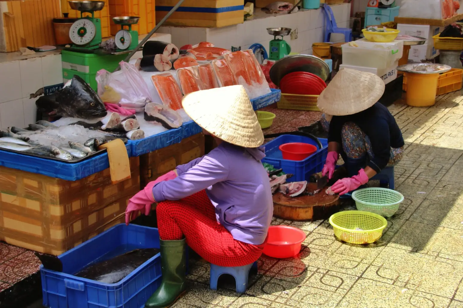 SOS Party Offsite sightseeing Ho Chi Minh City Ben Thanh Market